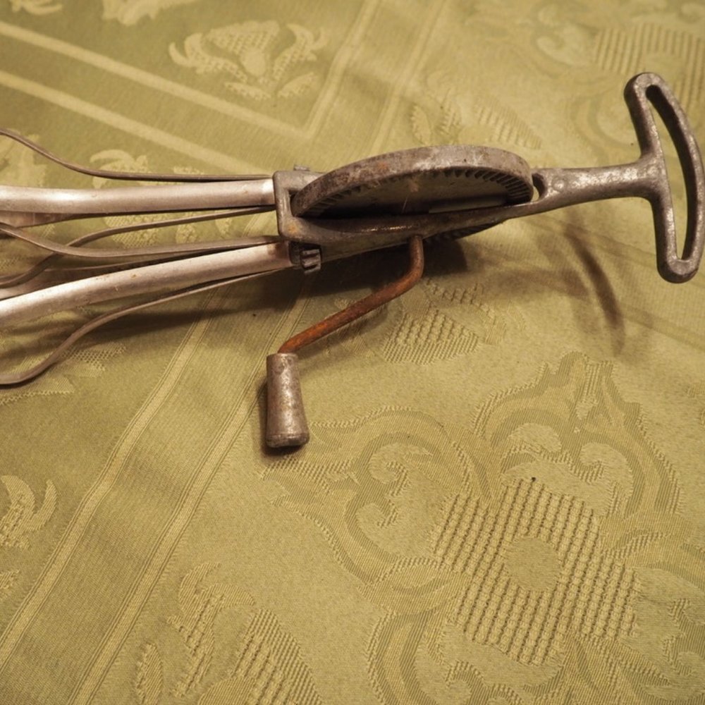 Vintage egg beater